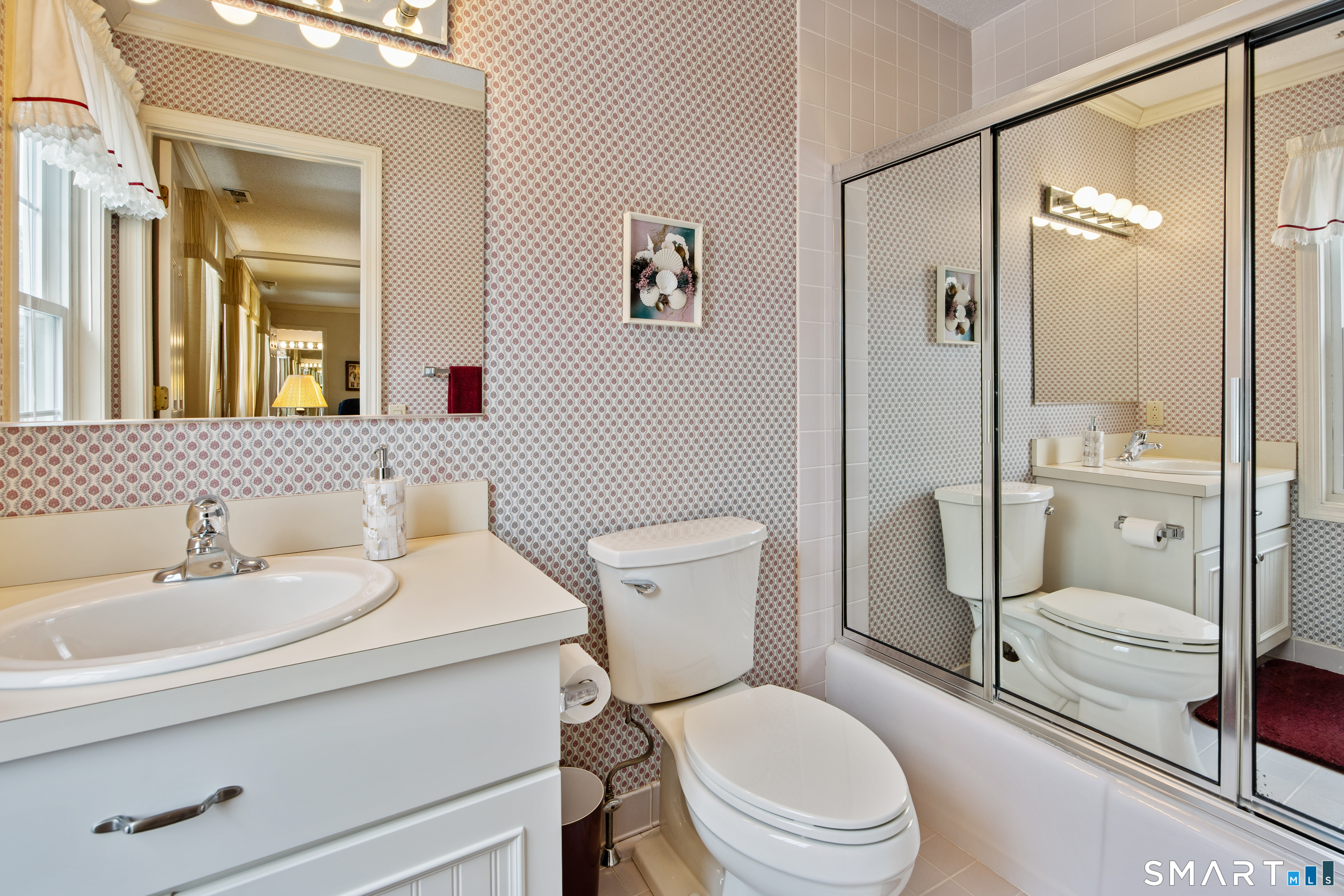 66 Old Towne Road, Unit 66 Cheshire, CT 06410 - Photo 27 of 38 En suite bathroom in 2nd bedroom