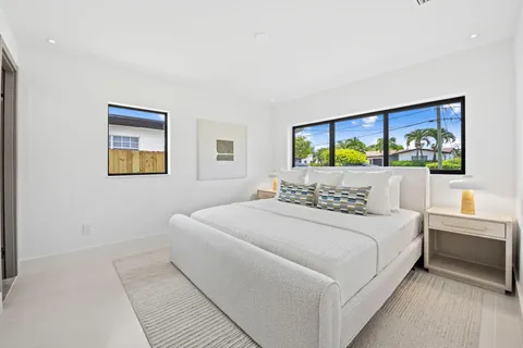 $1,995,000 | 2370 Northeast 195th Street, Miami, FL 33180
