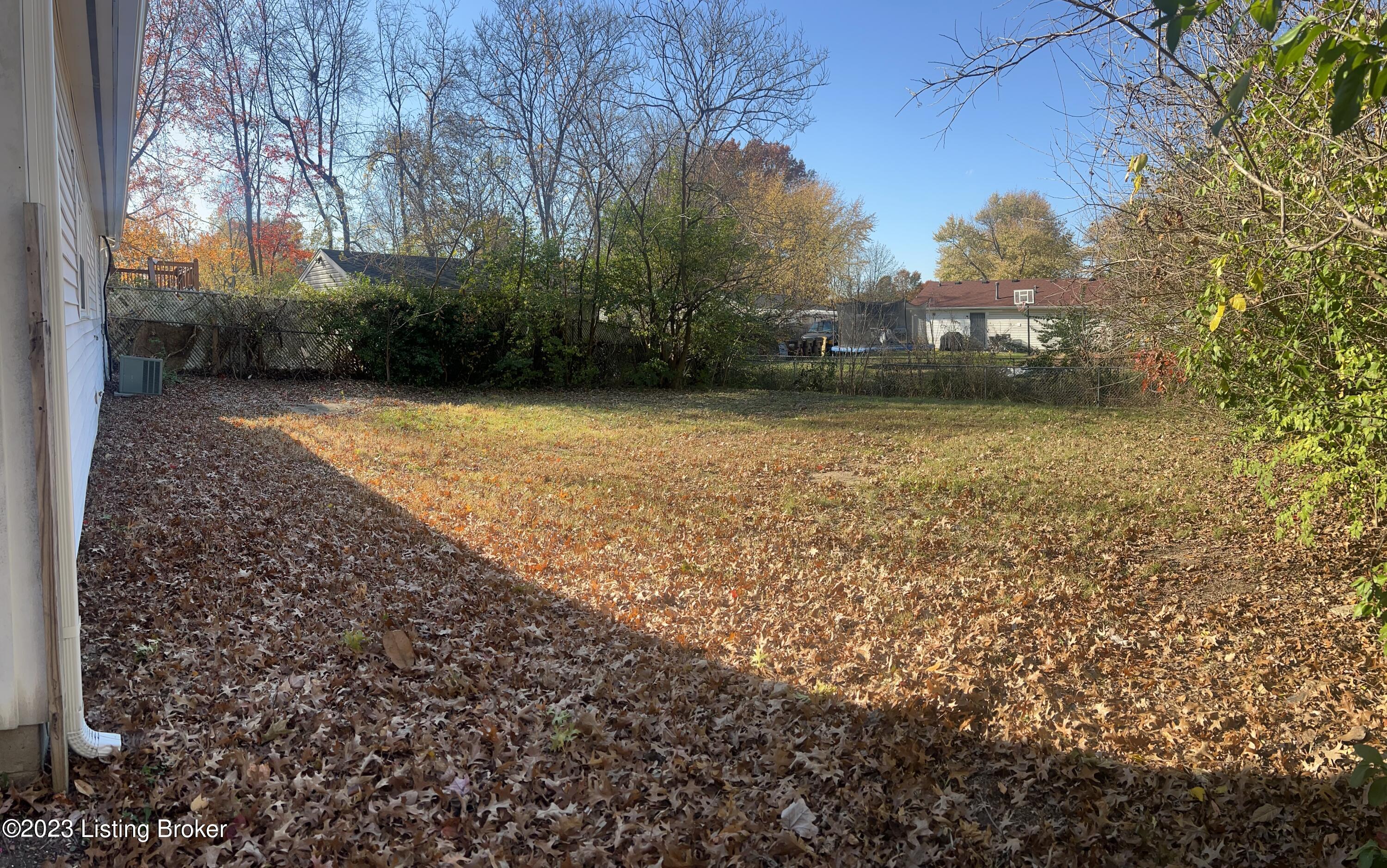 5208 Robinwood Road Louisville, KY 40218 - Photo 16 of 18 78B3E2A3-5D2A-40FE-81B0-6C875DFD93D0
