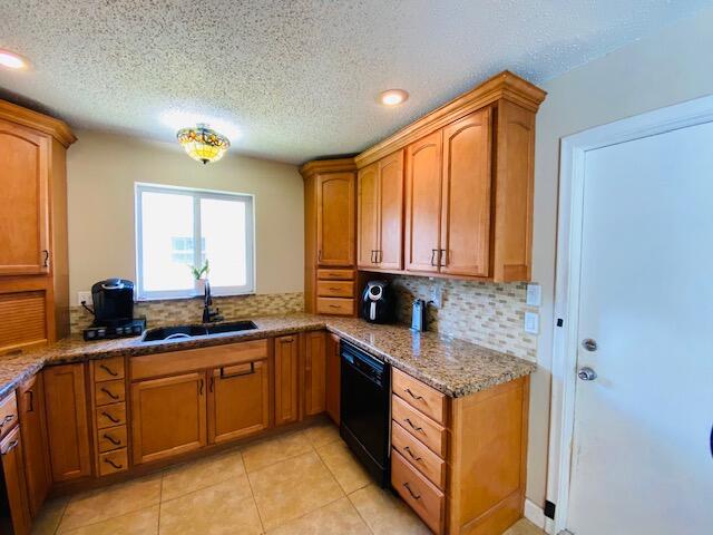 11129 Mandarin Street Boca Raton, FL 33428 - Photo 4 of 20 Kitchen