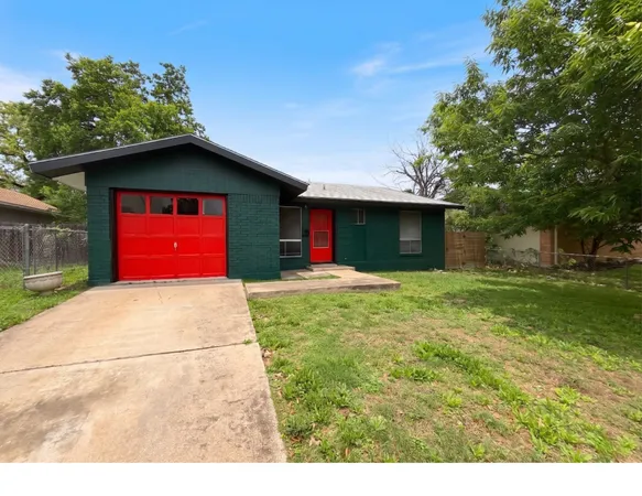 $2,800 | 1708 Pennsylvania Avenue, Austin, TX 78702