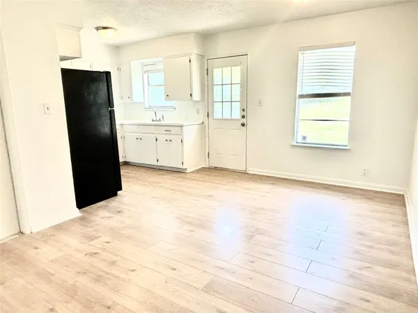 $2,800 | 1708 Pennsylvania Avenue, Austin, TX 78702