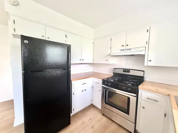$2,800 | 1708 Pennsylvania Avenue, Austin, TX 78702