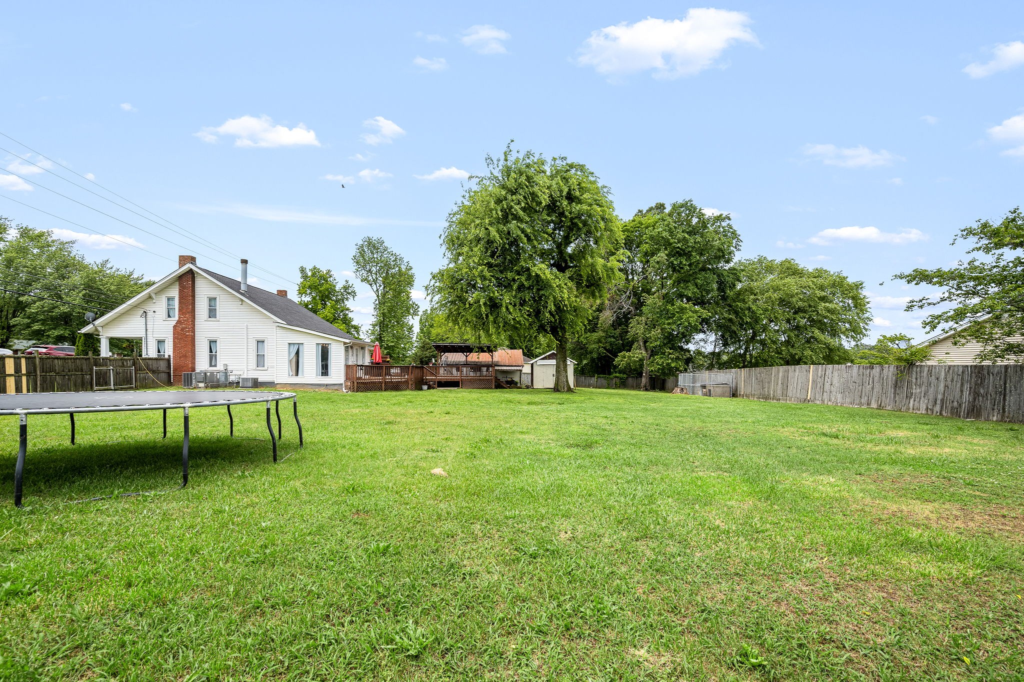 634 Highway 52 Portland, TN 37148 - Photo 39 of 42 a house view with a garden space