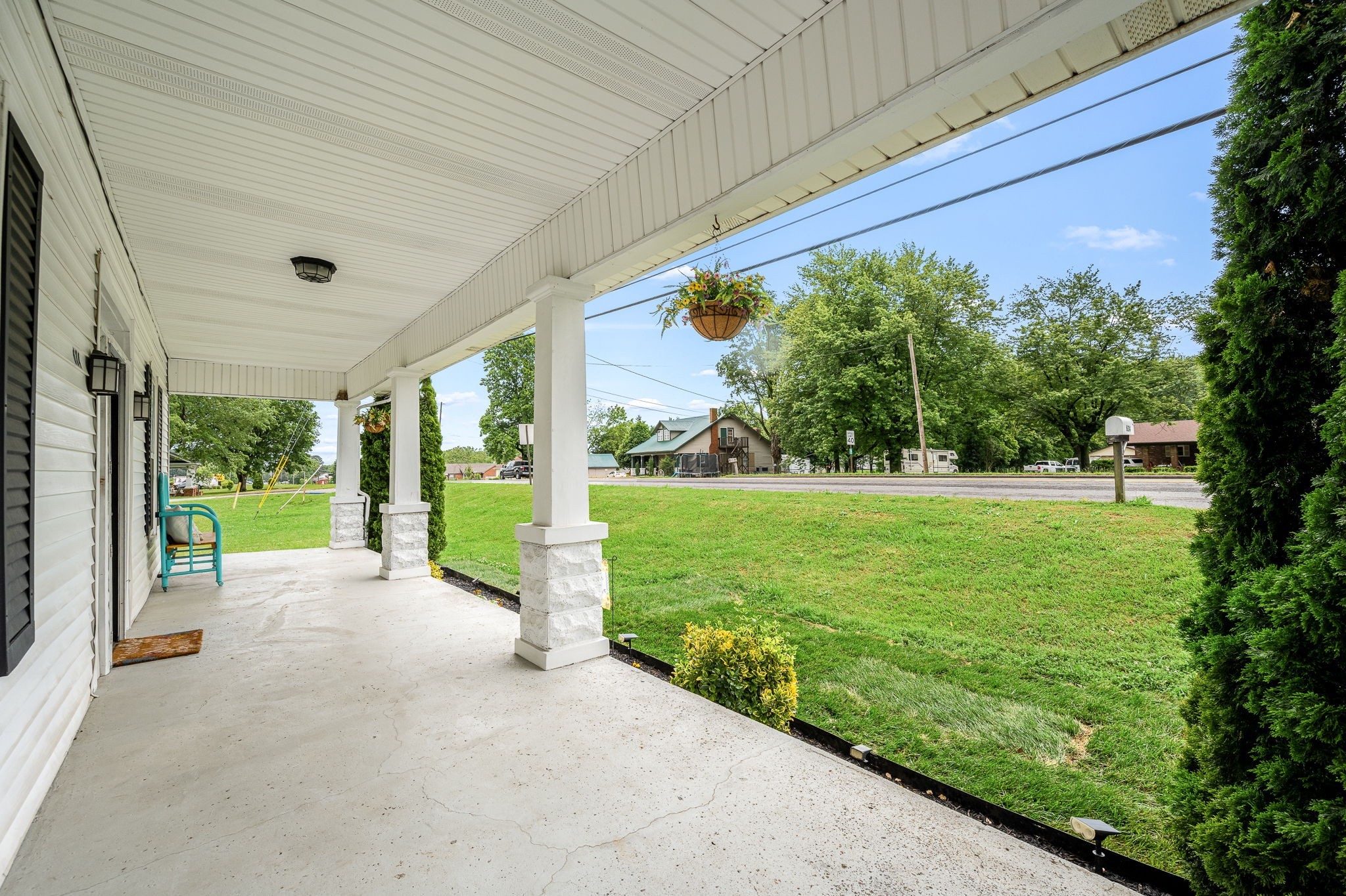 634 Highway 52 Portland, TN 37148 - Photo 5 of 42 a view of a house with backyard and garden