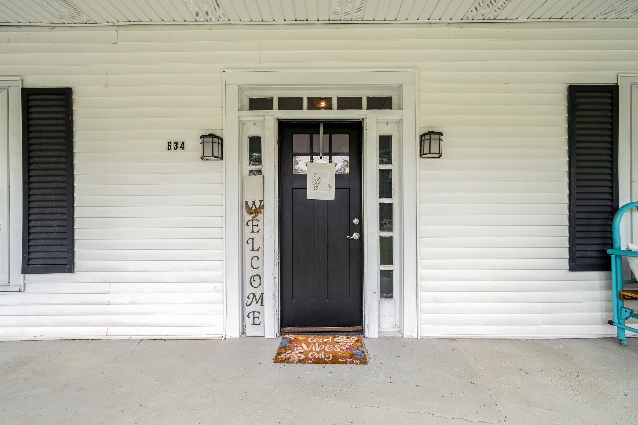 634 Highway 52 Portland, TN 37148 - Photo 6 of 42 a view of front door of house