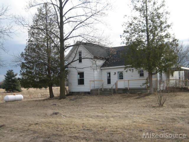 6865 North Lake Road Mayville, MI 48744 - Photo 1 of 12 31186121.JPG