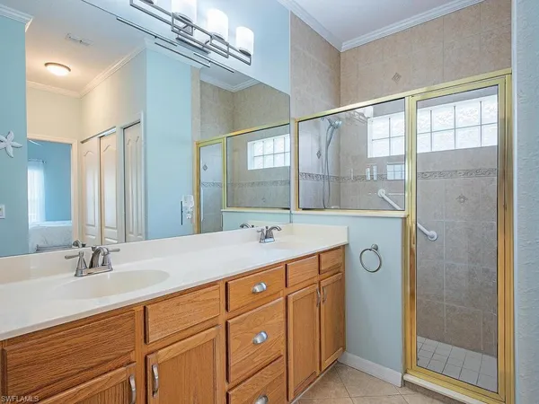 $575,000 | 64 Glen Eagle Circle, Naples, FL 34104