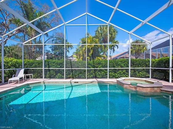 $575,000 | 64 Glen Eagle Circle, Naples, FL 34104