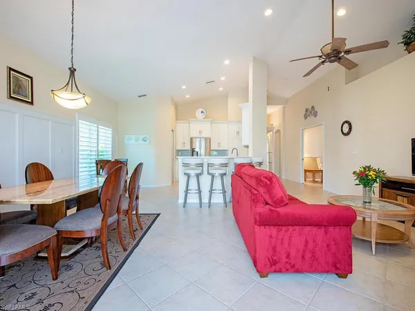 $575,000 | 64 Glen Eagle Circle, Naples, FL 34104