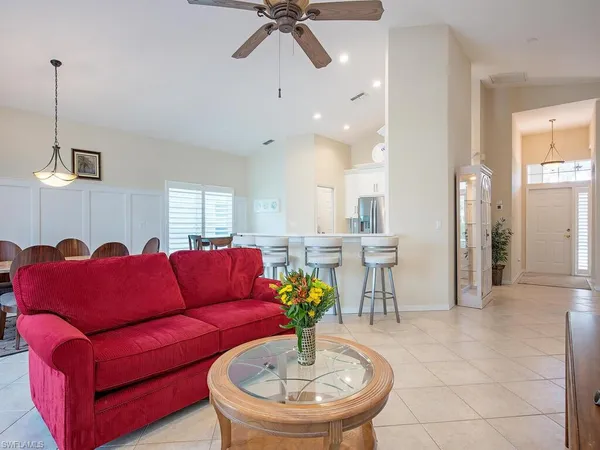 $575,000 | 64 Glen Eagle Circle, Naples, FL 34104