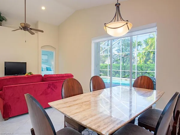 $575,000 | 64 Glen Eagle Circle, Naples, FL 34104