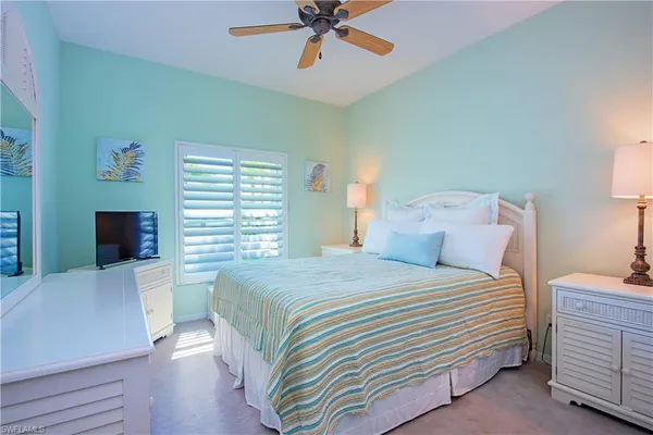 $575,000 | 64 Glen Eagle Circle, Naples, FL 34104