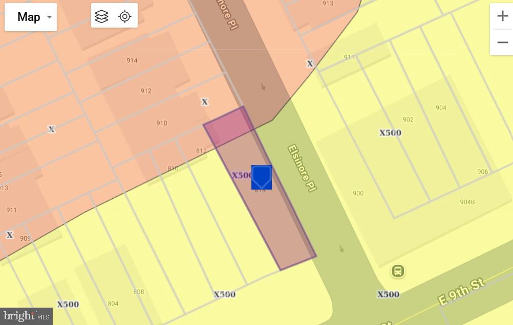 814 9th Street Chester, PA 19013 - Photo 3 of 6 a view of a balcony