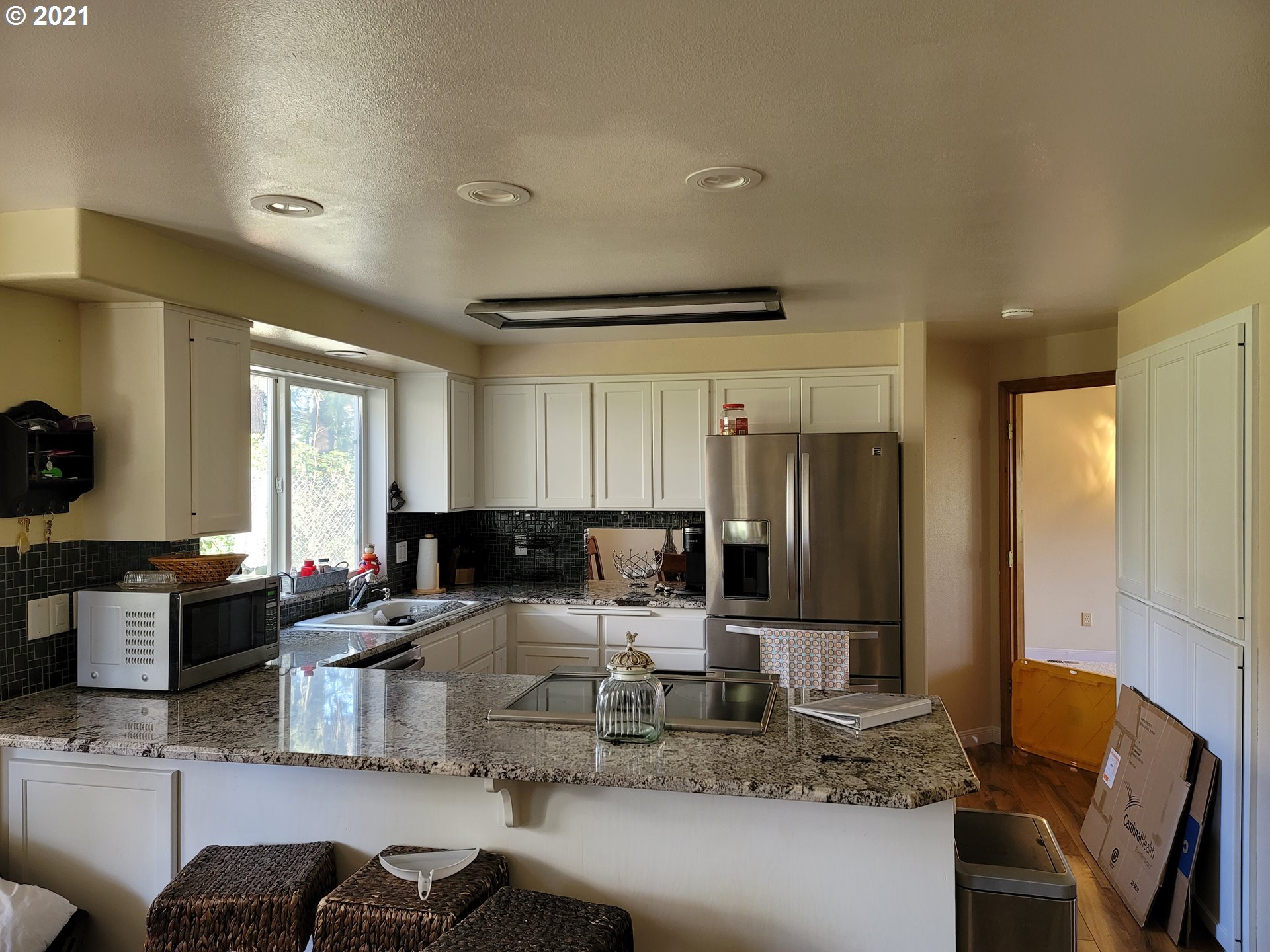 332 South 69th Place Springfield, OR 97478 - Photo 4 of 19 Gallery Image 4