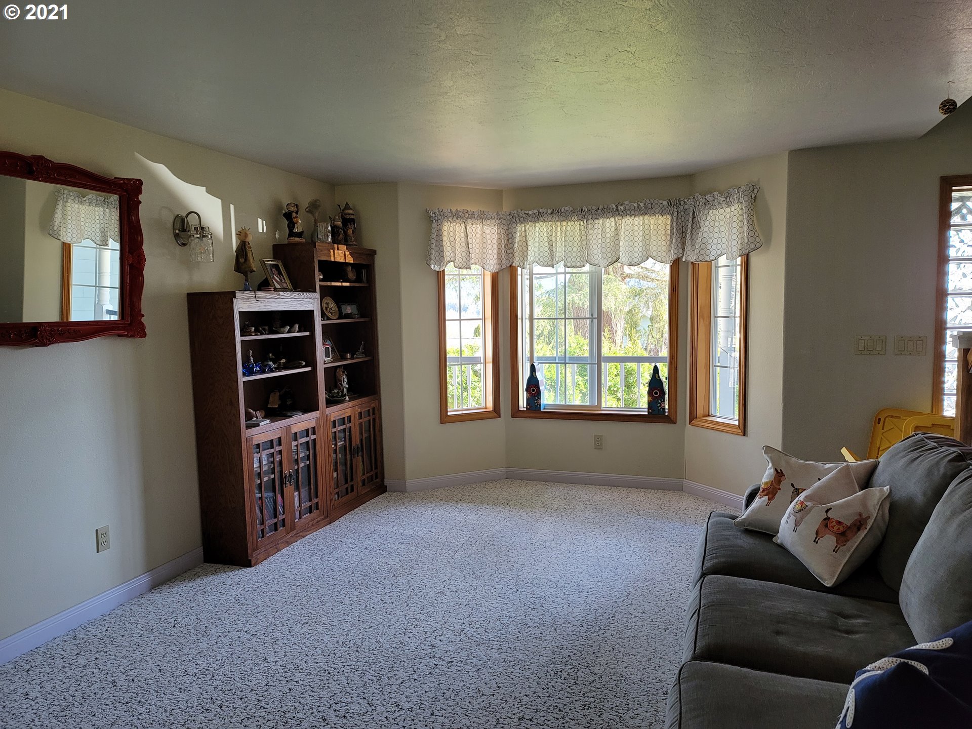 332 South 69th Place Springfield, OR 97478 - Photo 7 of 19 Gallery Image 7