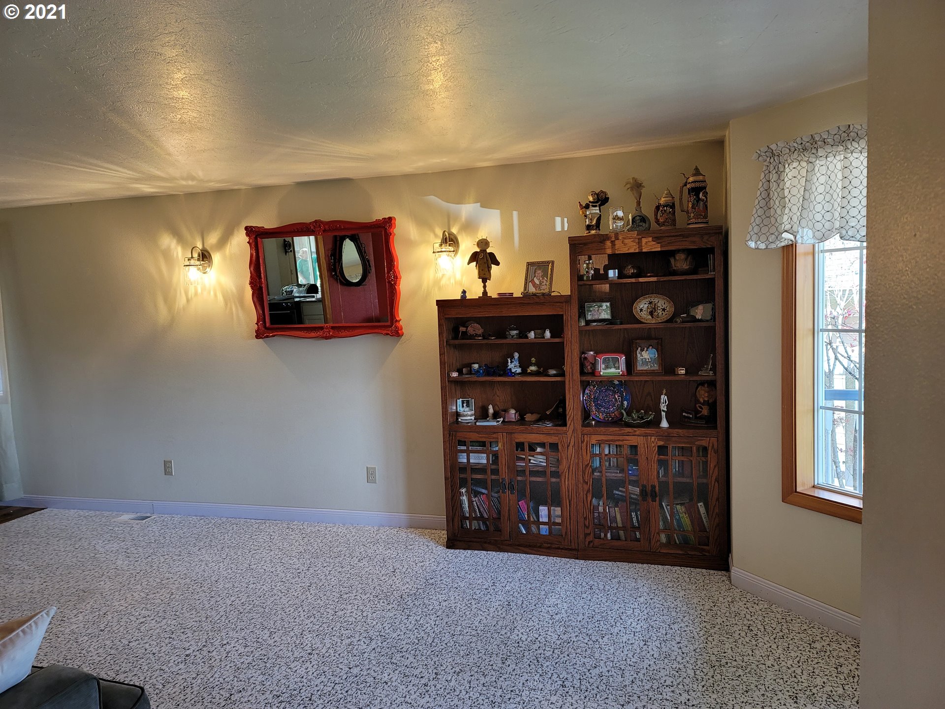 332 South 69th Place Springfield, OR 97478 - Photo 8 of 19 Gallery Image 8