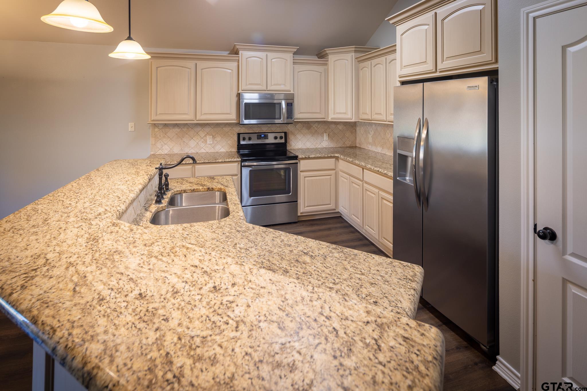 502 Happy Circle Whitehouse, TX 75791 - Photo 8 of 37