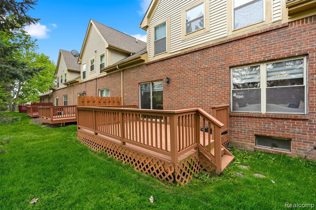 4212 April Lane Sterling Heights, MI 48310 - Photo 45 of 61