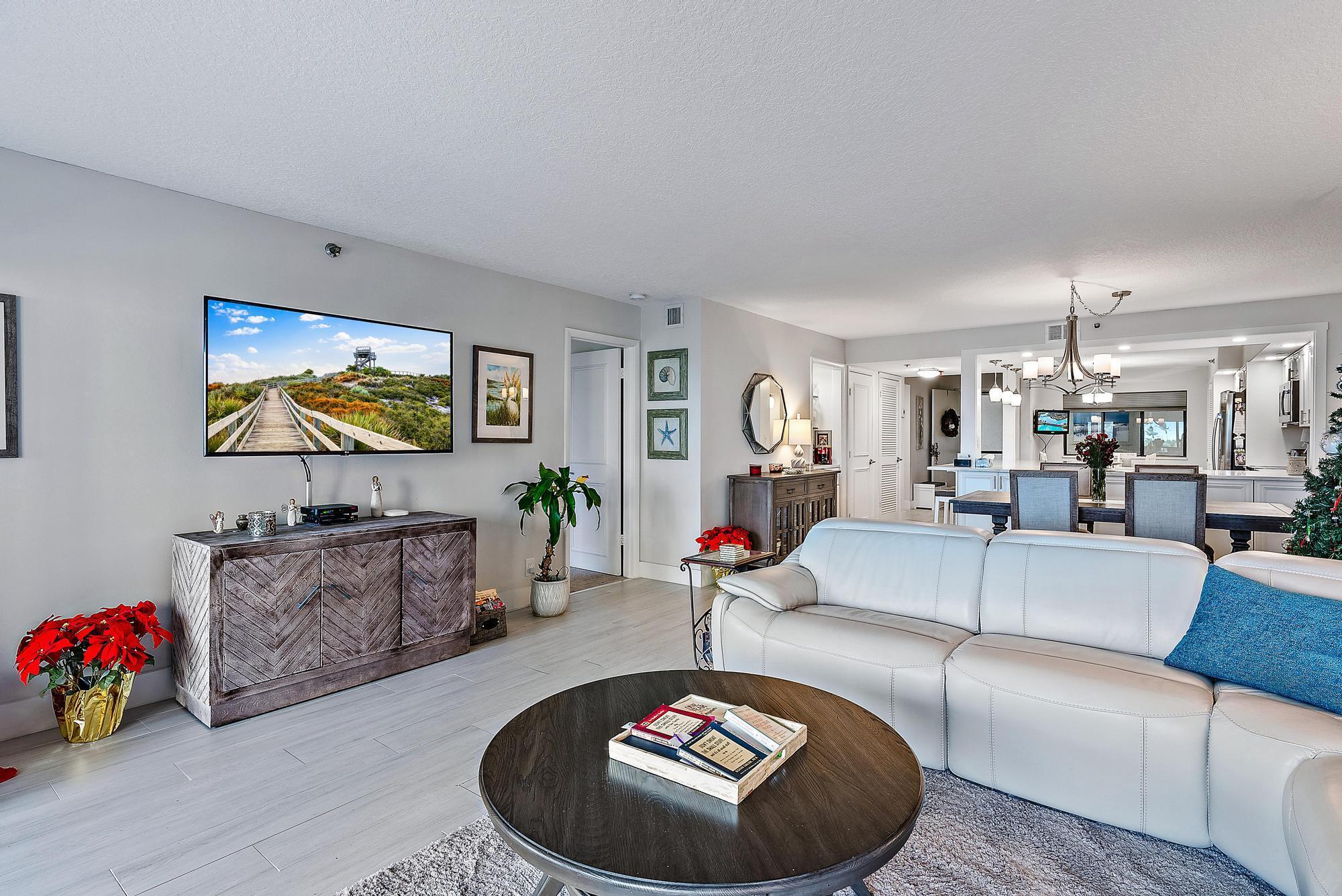 500 Ocean Trail Way, Unit 406 Jupiter, FL 33477 - Photo 15 of 25 Living Area