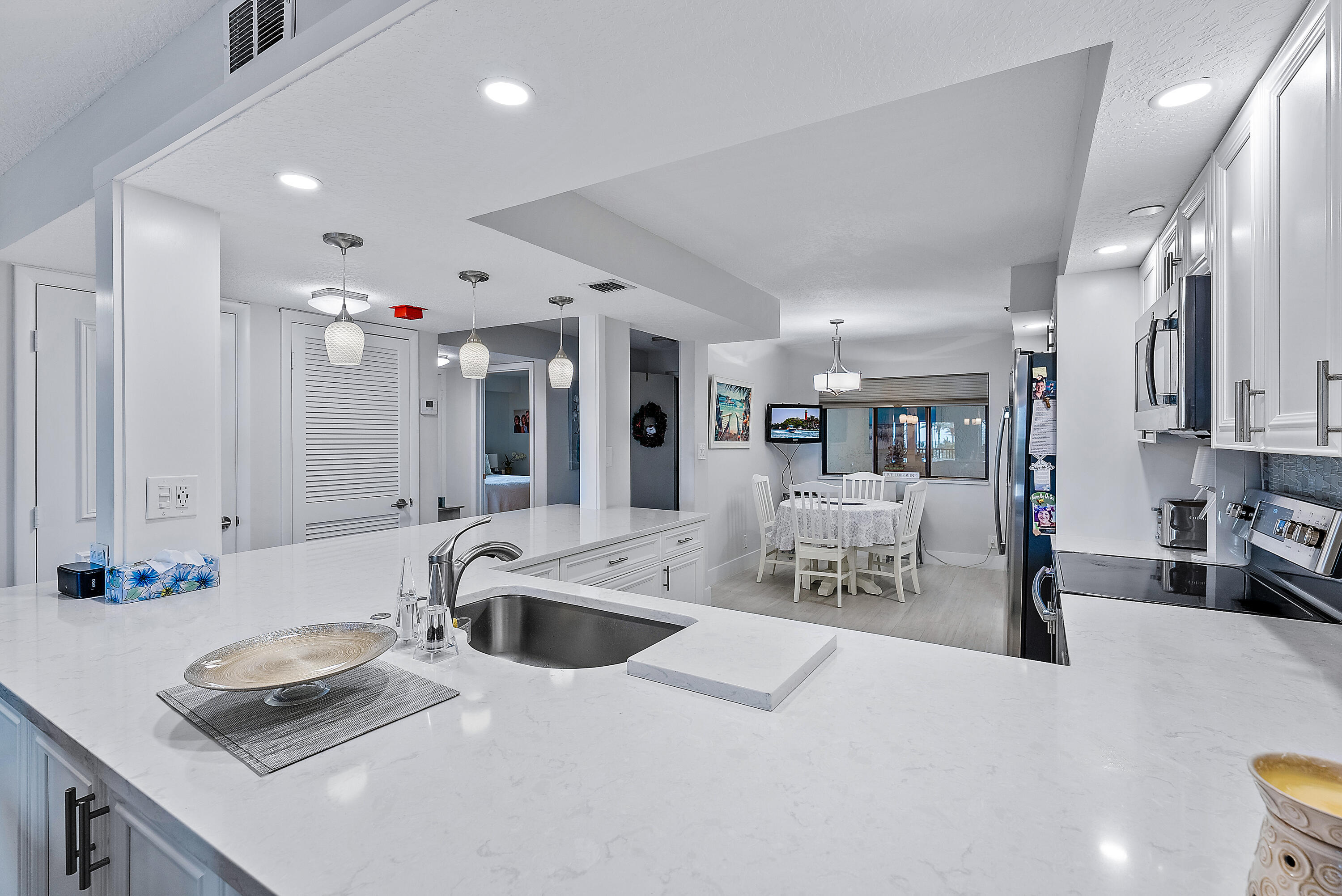 500 Ocean Trail Way, Unit 406 Jupiter, FL 33477 - Photo 8 of 25 Kitchen