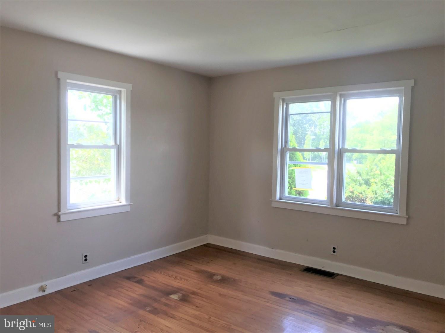 189 West Greentree Road Marlton, NJ 08053 - Photo 3 of 14 Living Room