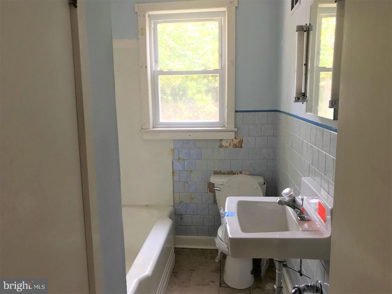 189 West Greentree Road Marlton, NJ 08053 - Photo 7 of 14 Bathroom