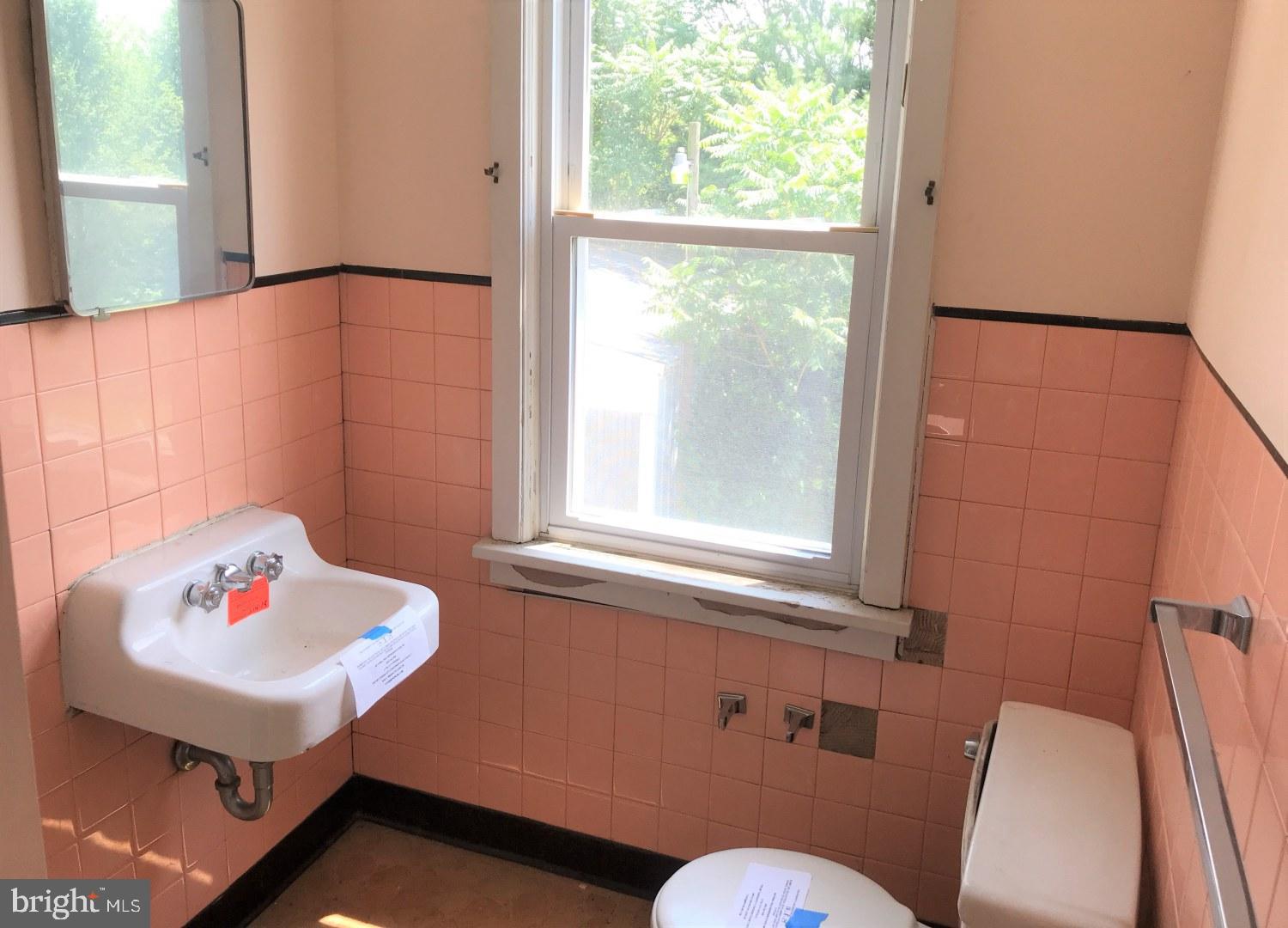 189 West Greentree Road Marlton, NJ 08053 - Photo 10 of 14 Bathroom