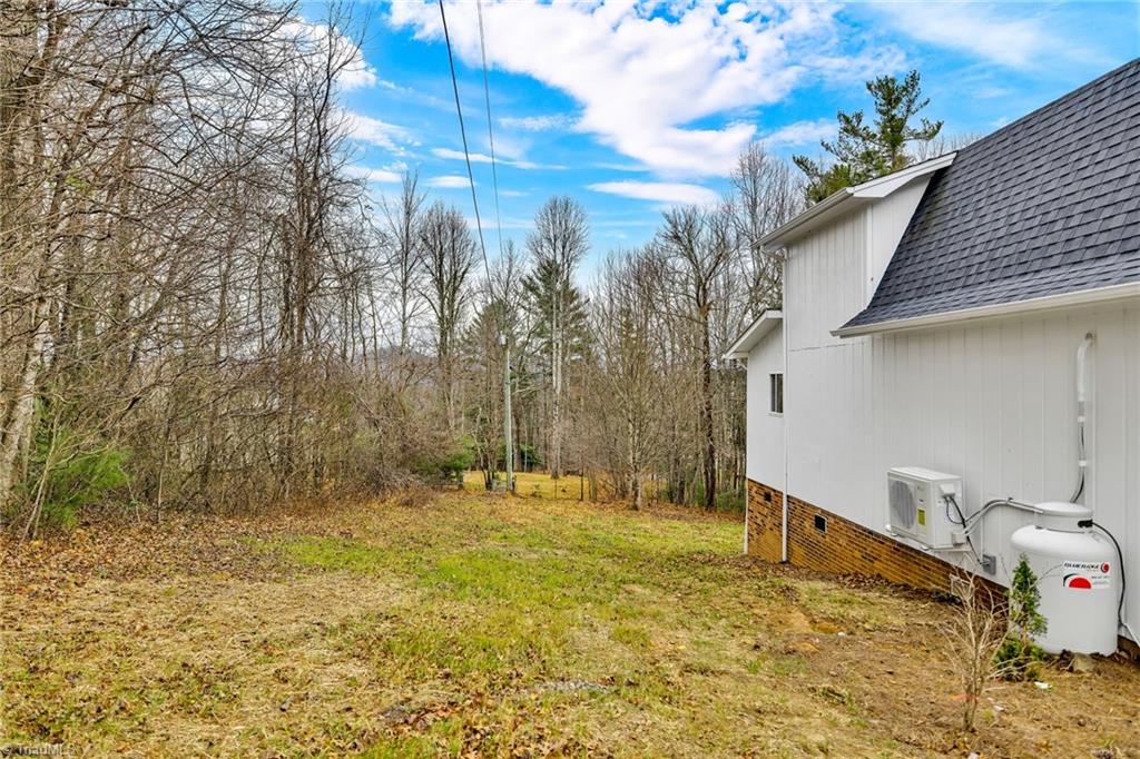 680 Nikanor Road West Jefferson, NC 28694 - Photo 2 of 16
