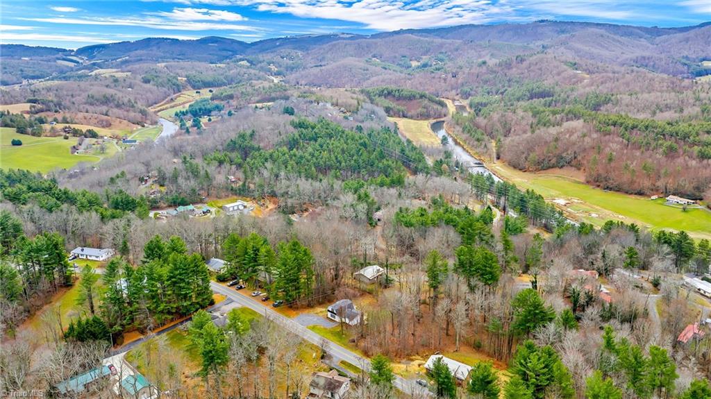 680 Nikanor Road West Jefferson, NC 28694 - Photo 3 of 16