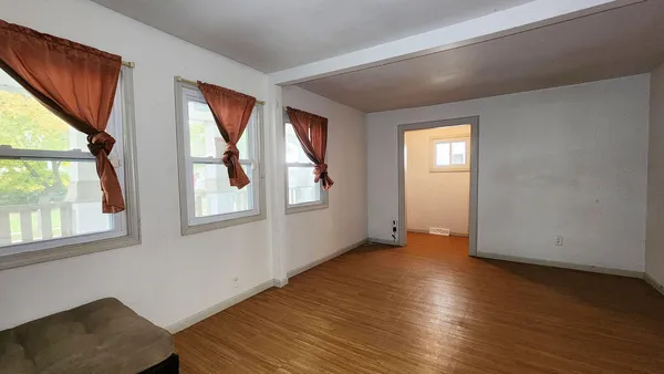 $117,001 | 3733 West Fairmount Avenue, Milwaukee, WI 53209