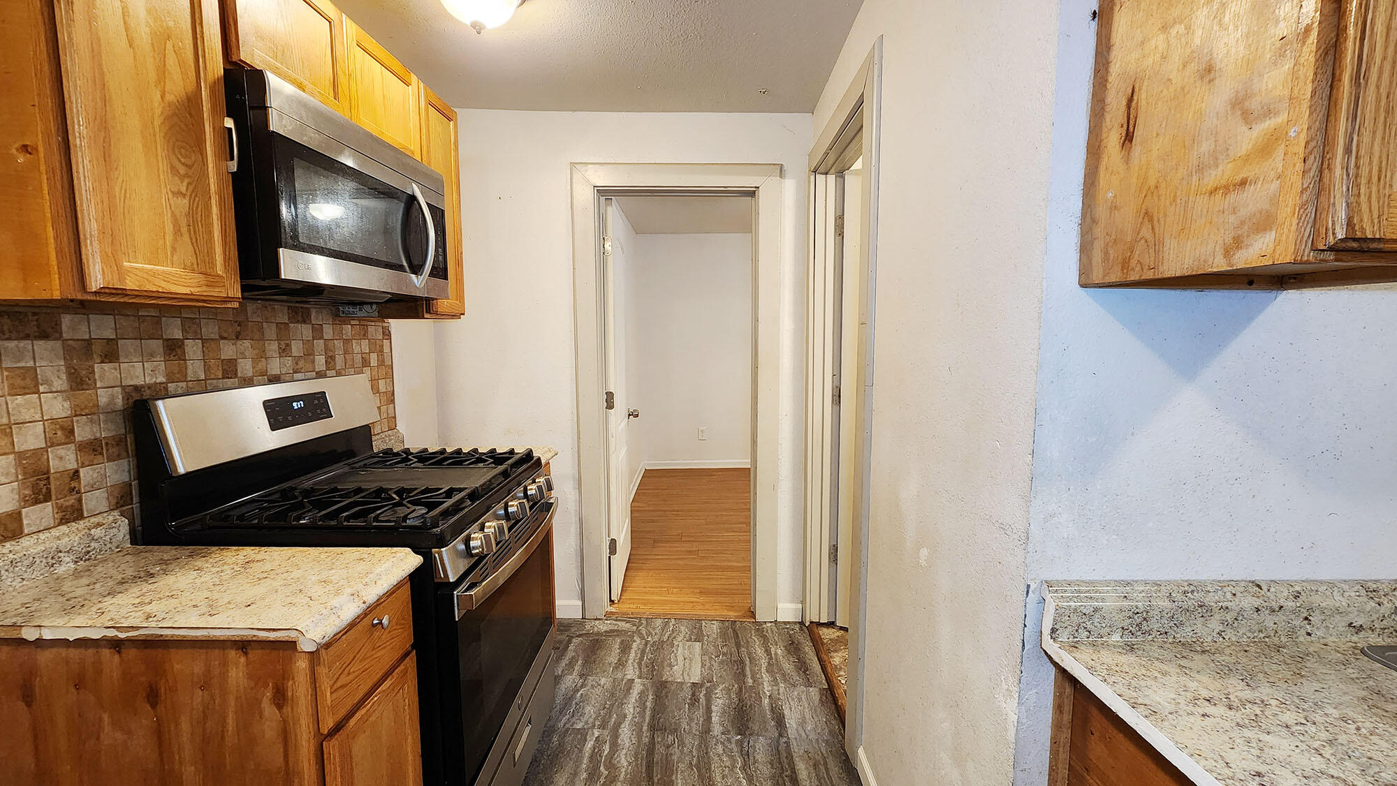 3733 West Fairmount Avenue Milwaukee, WI 53209 - Photo 23 of 36 04v4