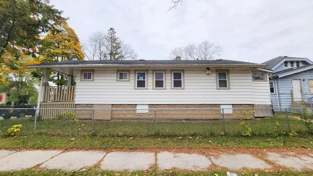 $117,001 | 3733 West Fairmount Avenue, Milwaukee, WI 53209