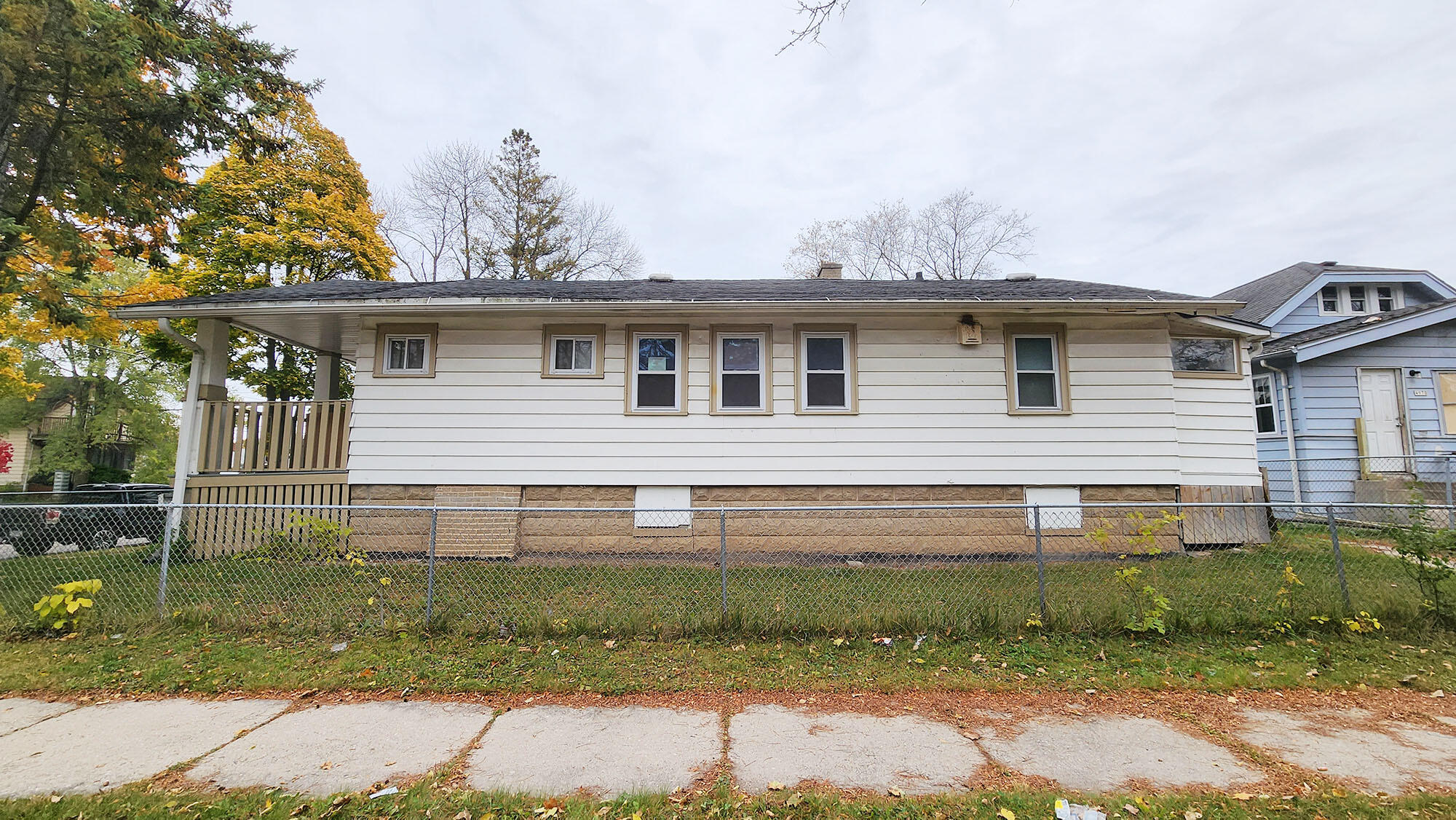 3733 West Fairmount Avenue Milwaukee, WI 53209 - Photo 3 of 36 01v3