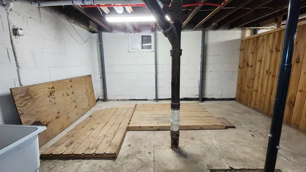 $117,001 | 3733 West Fairmount Avenue, Milwaukee, WI 53209