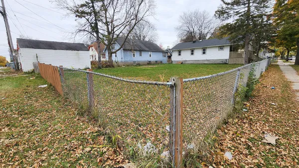 $117,001 | 3733 West Fairmount Avenue, Milwaukee, WI 53209