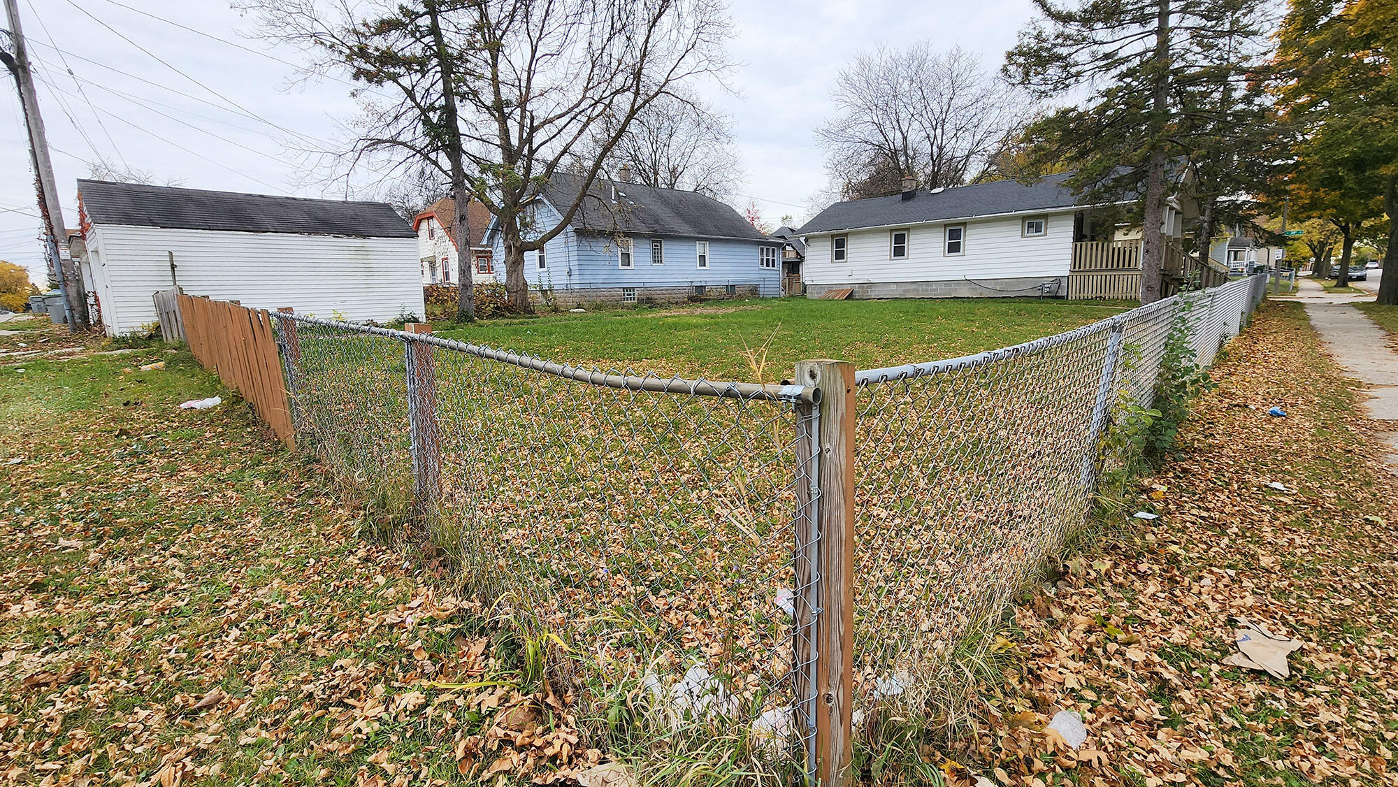 3733 West Fairmount Avenue Milwaukee, WI 53209 - Photo 6 of 36 01v6