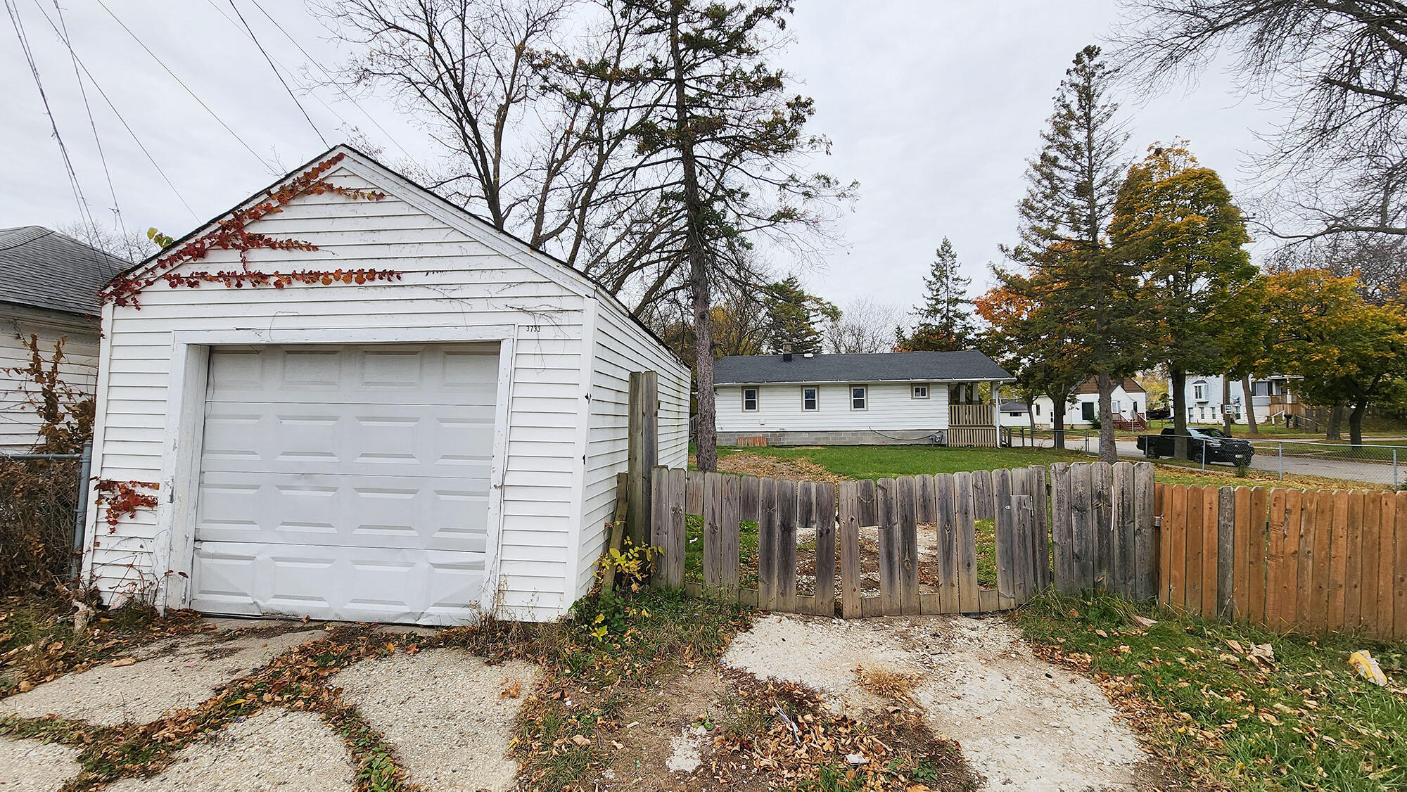 3733 West Fairmount Avenue Milwaukee, WI 53209 - Photo 9 of 36 01v9