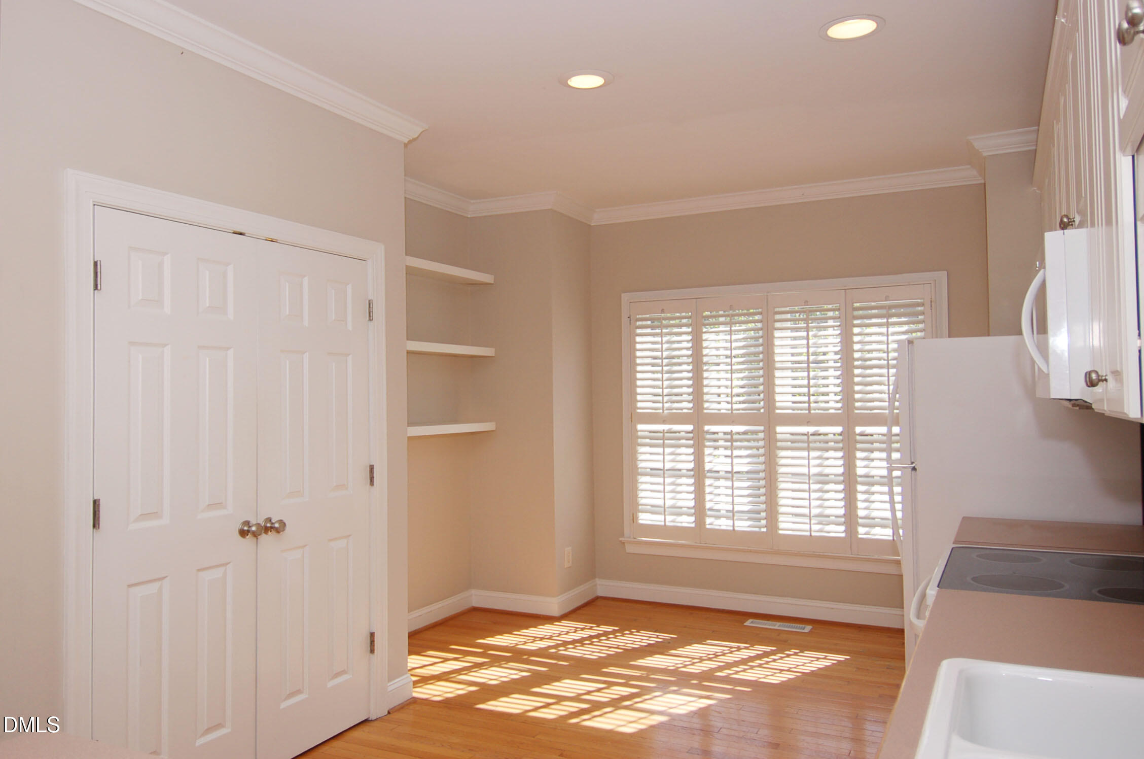 1327 Cameron View Court Raleigh, NC 27607 - Photo 3 of 16 2 Kitchen2