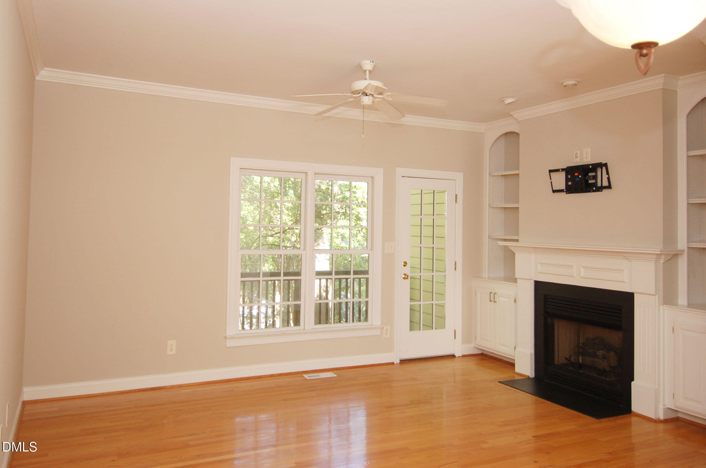 1327 Cameron View Court Raleigh, NC 27607 - Photo 6 of 16 3 Living2