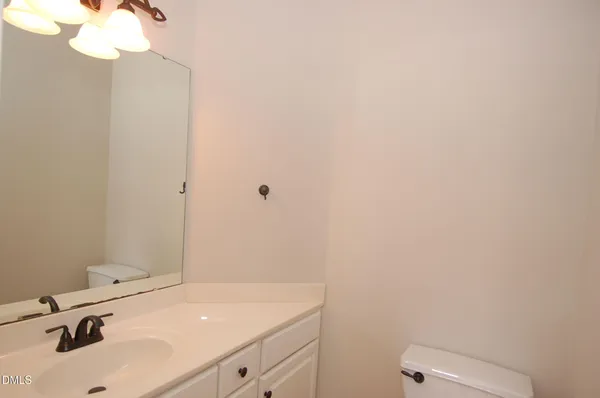 $2,400 | 1327 Cameron View Court, Raleigh, NC 27607