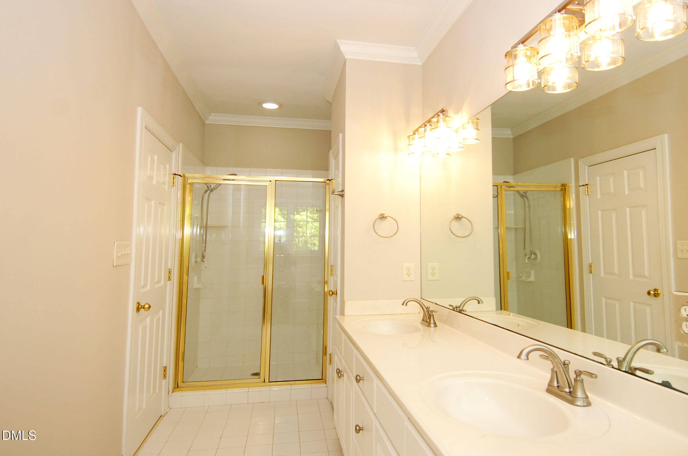 1327 Cameron View Court Raleigh, NC 27607 - Photo 9 of 16 21 Bath1