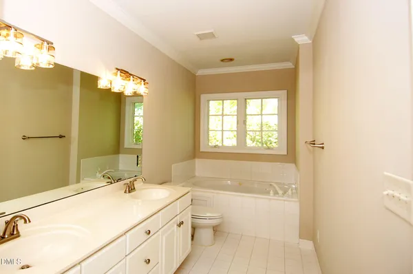 $2,400 | 1327 Cameron View Court, Raleigh, NC 27607