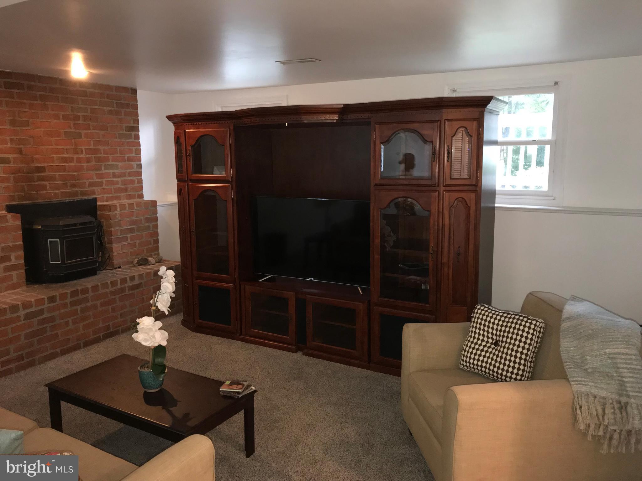 10005 Liberty Road Randallstown, MD 21133 - Photo 22 of 29 Family Room