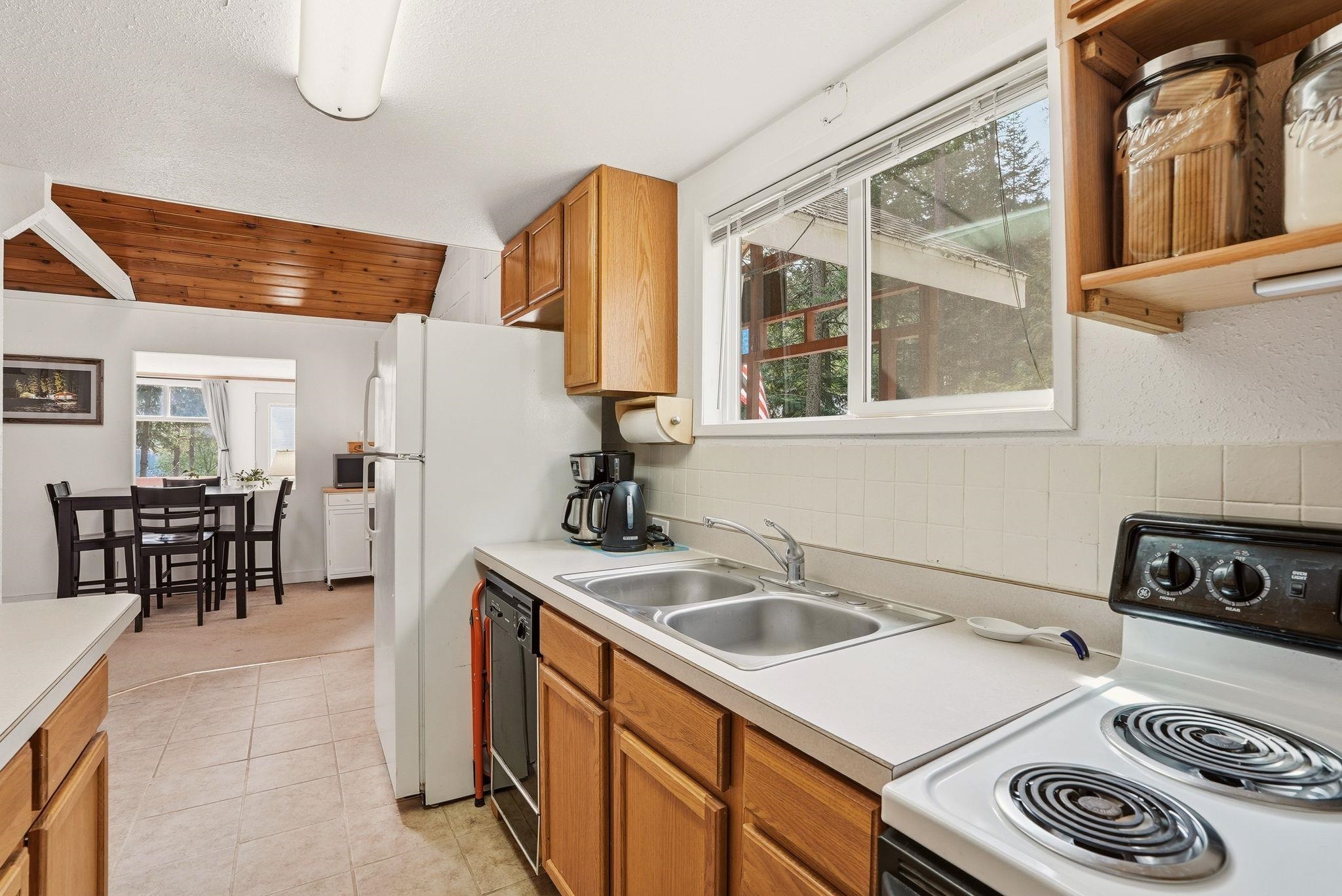 4090 Tamarack Bay Road Loon Lake, WA 99148 - Photo 14 of 47 Gallery Image 14