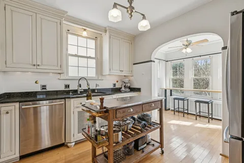 $624,900 | 1220 North Oak Park Avenue, Oak Park, IL 60302