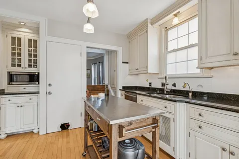 $624,900 | 1220 North Oak Park Avenue, Oak Park, IL 60302