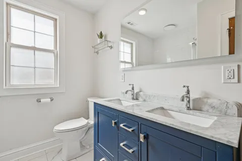 $624,900 | 1220 North Oak Park Avenue, Oak Park, IL 60302