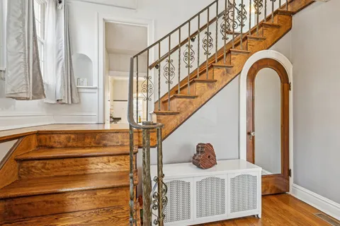 $624,900 | 1220 North Oak Park Avenue, Oak Park, IL 60302