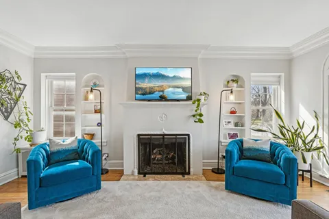 $624,900 | 1220 North Oak Park Avenue, Oak Park, IL 60302